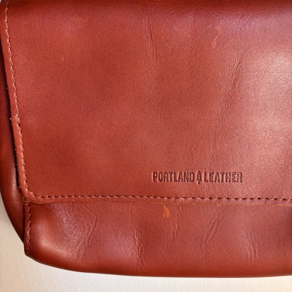 Portland Leather Women's Brown Crossbody Bag - Picture 2 of 7